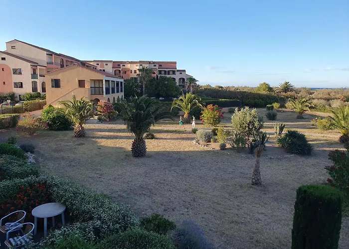St Cyprien Bel Vue Sur La *